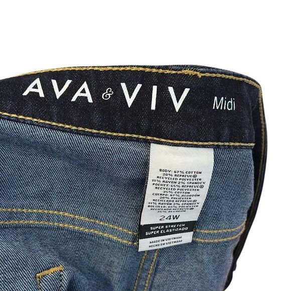 Ava & Viv Zip Fly Super Stretch Cuffed Midi Jean Denim Shorts Blue Size 24W - Picture 5 of 7